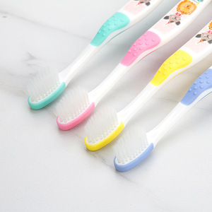 <span class=keywords><strong>Brosse</strong></span> <span class=keywords><strong>à</strong></span> <span class=keywords><strong>dents</strong></span> pour enfants de dessin animé mignon pour 3-12 ans <span class=keywords><strong>brosse</strong></span> <span class=keywords><strong>à</strong></span> <span class=keywords><strong>dents</strong></span> en nylon souple emballée individuellement pour <span class=keywords><strong>bébé</strong></span> pour un usage quotidien <span class=keywords><strong>à</strong></span> la maison - Product Image 2