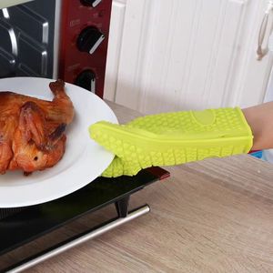 Gants de cuisine en silicone résistants à la chaleur, couleur rouge, taille standard, pour la pâtisserie et l'utilisation en cuisine - Product Image 2