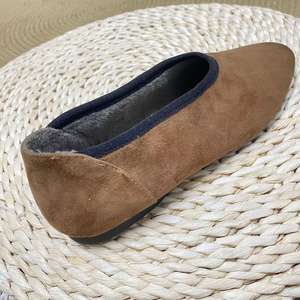 Chaussures plates ballerines 100 % daim en cuir de vachette pour femme, doublure fourrée, mocassins souples tendance, logo personnalisé, grandes tailles, direct usine - Product Image 6