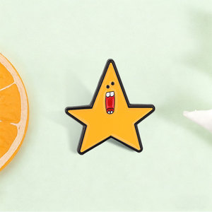 Pin Enamel Bintang Lucu Kustom, Lencana Logam Bintang Laut Kartun, Pin Kerah Bintang Kuning Menjerit, Hadiah Perhiasan Kreatif - Product Image 1