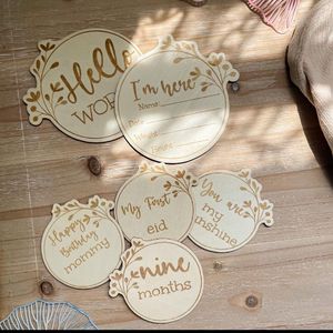 <span class=keywords><strong>Pas</strong></span> <span class=keywords><strong>cher</strong></span> prix fait à la main de haute qualité bonjour nouveau-né bébé annonce signe en bois cartes de jalon mensuelles - Product Image 6