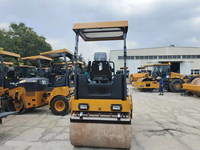 Rouleau vibratoire fiable XMR403 de 4 tonnes, dimensions 2720*1428*2819 mm pour l'entretien des autoroutes, crochet de remorquage en option