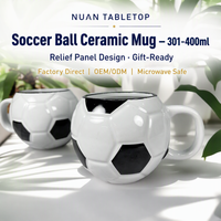 Fußball-Tasse Keramik Kaffeetasse in Fußballform 400ml Geprägte Relief-Optik Handgefertigt Unterglasur Sportfan-Geschenk Büroschreibtisch