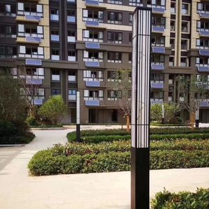 Lampe solaire de jardin à LED, colonne, 12V DC, résistante à l'eau, pour extérieur, à poser sur la pelouse - Product Image 4