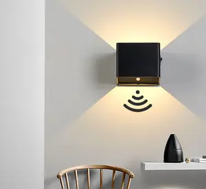 Lámpara de pared magnética con doble fuente de luz simple, sensor de cuerpo recargable tipo C, luz nocturna de pared