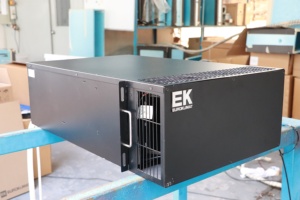 Unités de refroidissement en rack pour centres de données, capacité de refroidissement de 28 kW, conception redondante fermée pour allées chaudes - Product Image 4
