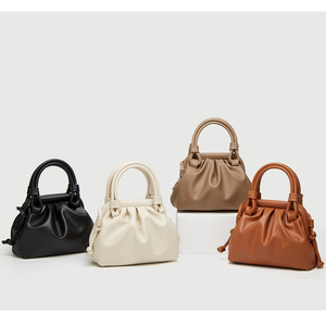 Borsa a Tracolla da Donna Popolare in Pelle PU Design Carino Estiva Piccola Borsa a Mezzaluna Plissettata Borsa alla Moda da Donna Borsa Sottobraccia - Product Image 5