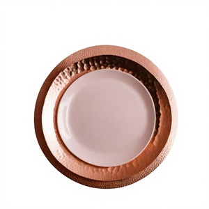 Plato de cobre redondo de calidad estándar, diseño moderno, platos metálicos hechos a mano para mesa de hogar o restaurante. - Product Image 1