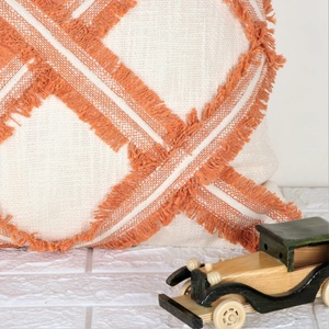 Housse de coussin tuftée à la main style bohème ivoire et orange avec bordure en dentelle pour canapé, hôtel, décoration intérieure - Product Image 5