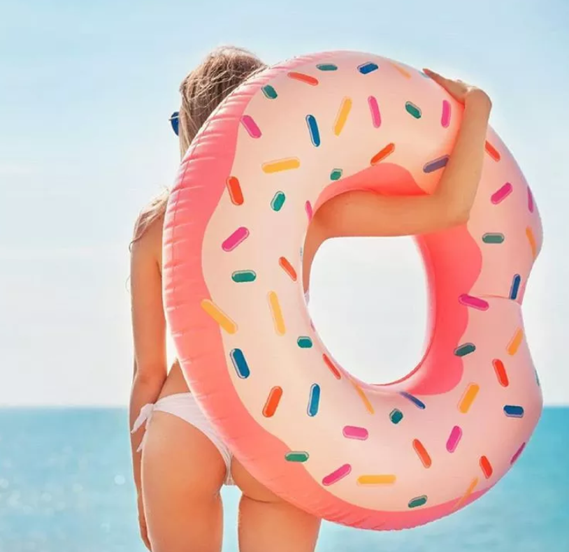 Legami Donut Inflable Maxi Para Piscina – Flotador Gigante Con Asas, Soporta 80 Kg, Incluye Parche Reparador, Ideal Para Playas Y Piscinas, Verano 2026