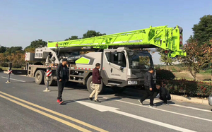 โรงงานผลิตเครนติดรถบรรทุกขนาดเล็ก ZOOMLION 60 ตัน รุ่น ZTC600V532 - Product Image 4