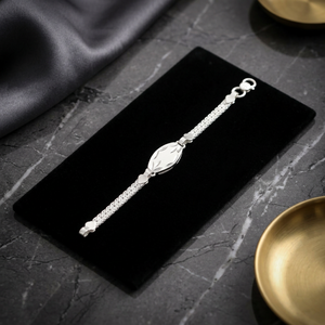 Pulsera de Plata de Ley 92.5% con Dijes Adorables para Recién Nacidos, Accesorio de la Suerte para Bebés - Product Image 2