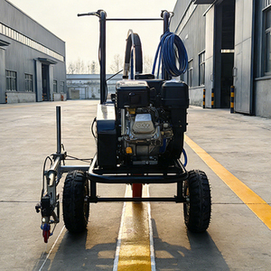 Machine de marquage routier autopropulsée manuelle pour lignes de stationnement et de terrains - Product Image 6