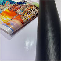 Bannière rétroéclairée noire brillante 300*500D 18*12 340gsm 440gsm Rouleau de vinyle PVC flexible fabriqué en matériau papier durable