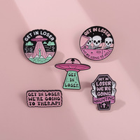 En gros : Broches en émail, badges de revers et objets en métal à thème gothique, dessin animé, extraterrestre, Halloween, OVNI et spatial, pour vêtements, sacs à dos et cadeaux pour amis