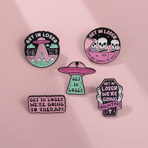 Gótico Dos Desenhos Animados Alienígena Esmalte Pinos Halloween UFO Espaço Broches Lapela Badge Artesanato De Metal para Roupas Mochila Pin Amigos - Product Image 3