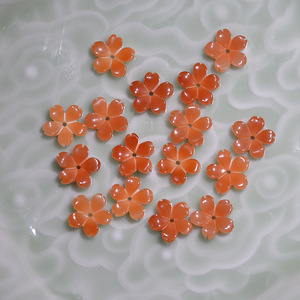 Fiori di Giglio Arancioni Intagliati a Mano in Madreperla per Gioielli, Accessori per Bigiotteria - Product Image 3