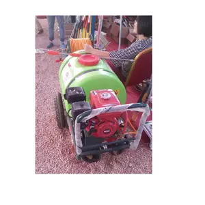 أربعة عجلة 100L 160L 200L 250L 300 L البخاخ عالية الجودة ذاتية الدفع ناحية دفع 4 محرك بنزيني رباعي الأشواط البخاخ