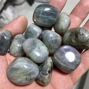Nuovi arrivi 20-30mm cristalli guarigione pietra preziosa naturale blu flash labradorite pietra burattata in vendita