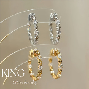 ต่างหูเงิน KING รุ่น Huggie เงินแท้ S925 ชุบทอง ดีไซน์รูปดาว เหมาะสำหรับใส่ทุกวัน - Product Image 1