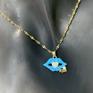 Personnalité Unique Bijoux De Mode Micro Pavé Coeur Amour Baiser Lèvres Bleues Sexe Charme Collier pour Femme - Product Image 2