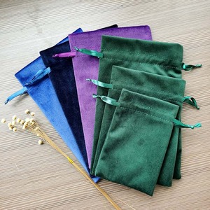 Collection de pochettes à bijoux A1 avec cordon de serrage, en rose, noir, bleu marine, gris, violet, rose et vert, fermeture à double cordon - Product Image 4