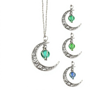 Collar con Colgante de Luna que Brilla en la Oscuridad, Cadena de Aleación Plateada, Joyería de Halloween para Mujer, VERDE - Product Image 3
