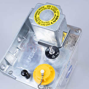 MMXL-III 2L 200V 367066 Sistema de Lubricación Automática Intermitente con Bomba de Engranajes para Aceite 120min 1.0ml 0.3MPa - Product Image 2