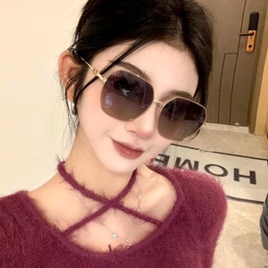 Lunettes de soleil pour femmes, rectangulaires, monture intégrale, polarisées, UV400, protection solaire tendance, adulte 2025 - Product Image 2