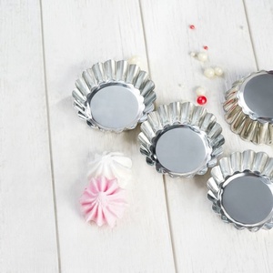 Commercio all'ingrosso della fabbrica Set di 6 pezzi Mini <span class=keywords><strong>stampi</strong></span> per pasticceria in metallo stampo per tortine rotonde con diametro 7cm Mini Bakeware - Product Image 6