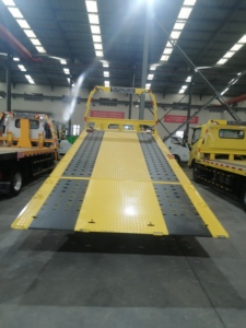 Nouveau modèle d'usine, Grue <span class=keywords><strong>de</strong></span> dépannage diesel manuelle à <span class=keywords><strong>plateau</strong></span> plat entièrement abattable, taille personnalisée, Marque SVP, Émission EURO 5 - Product Image 1
