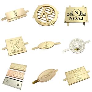 Bolso personalizado de alta gama, etiquetas de Metal, insignia, placa de logotipo de Metal, Pin de solapa esmaltado para bolsos - Product Image 5