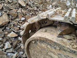 รถขุดหนักโคมัตสึ PC500 PC 500 ญี่ปุ่น งานก่อสร้างขนาดใหญ่ มือสอง 50 ตัน PC500LC PC550 PC550LC-10 สภาพดี - Product Image 5