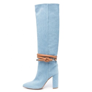 Botas Altas de Mujer con Cadena Metálica Decorativa, Tacón Grueso y Punta Puntiaguda, Estilo Caballero - Product Image 1