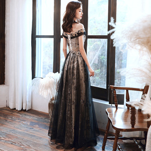 A-line Jewel Neck Sweep / Brush Train Lace / Tulle manica corta <span class=keywords><strong>abiti</strong></span> <span class=keywords><strong>da</strong></span> sposa formali neri <span class=keywords><strong>su</strong></span> <span class=keywords><strong>misura</strong></span> con applicazioni - Product Image 5
