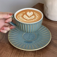 Ensemble de tasses à café en céramique à rayures verticales pour cappuccino