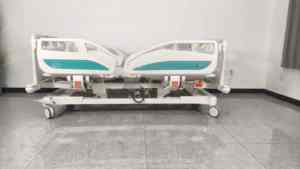 Lit d'hôpital électrique Hochey avec réglage manuel de la hauteur pour les examens gynécologiques et obstétricaux - Product Image 5