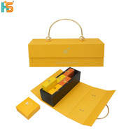 Boîte à gâteaux de lune personnalisée avec logo en relief, design d'emballage de luxe à double couche, boîte cadeau en papier jaune recyclable avec poignée