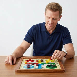 Juego de Mesa Ludo Clásico de Madera, Forma Ovalada, Diseño de Naturaleza Muerta, Juguete Vintage Hecho a Mano para Niños y Adultos, Marca Calvin Handicrafts - Product Image 1