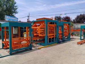 Trung Quốc Nhà sản xuất <span class=keywords><strong>Qt10</strong></span>-<span class=keywords><strong>15</strong></span> Khối Máy làm gạch rỗng máy làm nhà máy sản xuất thủy lực Máy làm gạch - Product Image 3