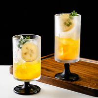 Tasse à vin en verre à cocktail transparente et durable de conception moderne créative pour l'usage de barre de partie