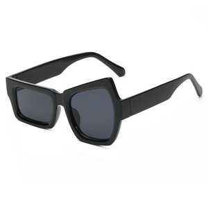 Lunettes de soleil carrées uniques <span class=keywords><strong>2022</strong></span> avec sourcils amusants Nouveauté en stock <span class=keywords><strong>Prix</strong></span> de gros Matériel de la monture en PC - Product Image 1