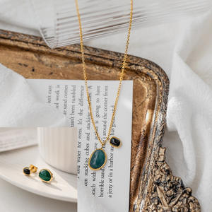 INS สร้อยคอขายดีพร้อมจี้มาลาไคต์ - Product Image 2