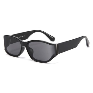 European and American Retro High-end Sense Internet Popular Personalized Curved Surface <b>Small</b> <b>Frame</b> Bending Film Women's - Product Image 2