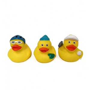 3 Patitos Deportivos con Sonido BB y Función de Rociado al Presionar, Patito Flotante de PVC Amarillo, Juguete de Baño para Bebés, Uso en Interiores y Exteriores, Montessori - Product Image 3