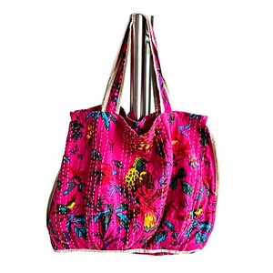 Sac fourre-tout en coton matelassé style bohème, fait main, en tissu, à ouverture supérieure, imprimé floral, patchwork, sac à bandoulière - Product Image 2