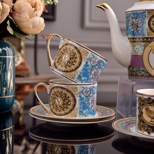 Service de table en porcelaine osseuse émaillée de style européen, comprenant des plats occidentaux en céramique, des bols, des cuillères et des tasses à café - Product Image 4
