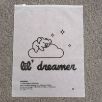 Sacs à fermeture éclair givrés personnalisés sac à fermeture éclair givré en plastique personnalisé avec vous logo bas quantité minimale de commande pour emballage de t-shirt de vêtements pour enfants