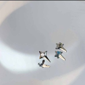 Mini <span class=keywords><strong>Orecchini</strong></span> a Stella in Cristallo F136 in Lega di Titanio Finemente Lucidati con Filettatura Interna per Piercing all'Orecchio - Product Image 4