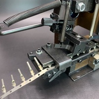 BX-CA079 personnalisable 135.8 hauteur de fermeture pince à sertir automatique Machine 40/30mm 1.2mm borne d'alimentation latérale pneumatique en acier